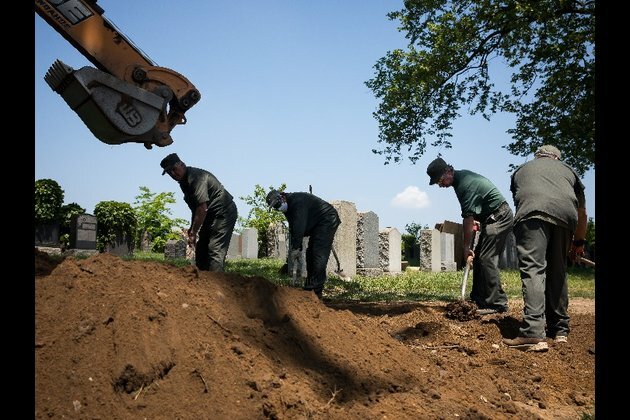 U.S. COVID-19 deaths top 100,000 -- Johns Hopkins University