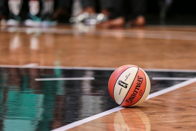 Lynx beat Wings for first road victory of season