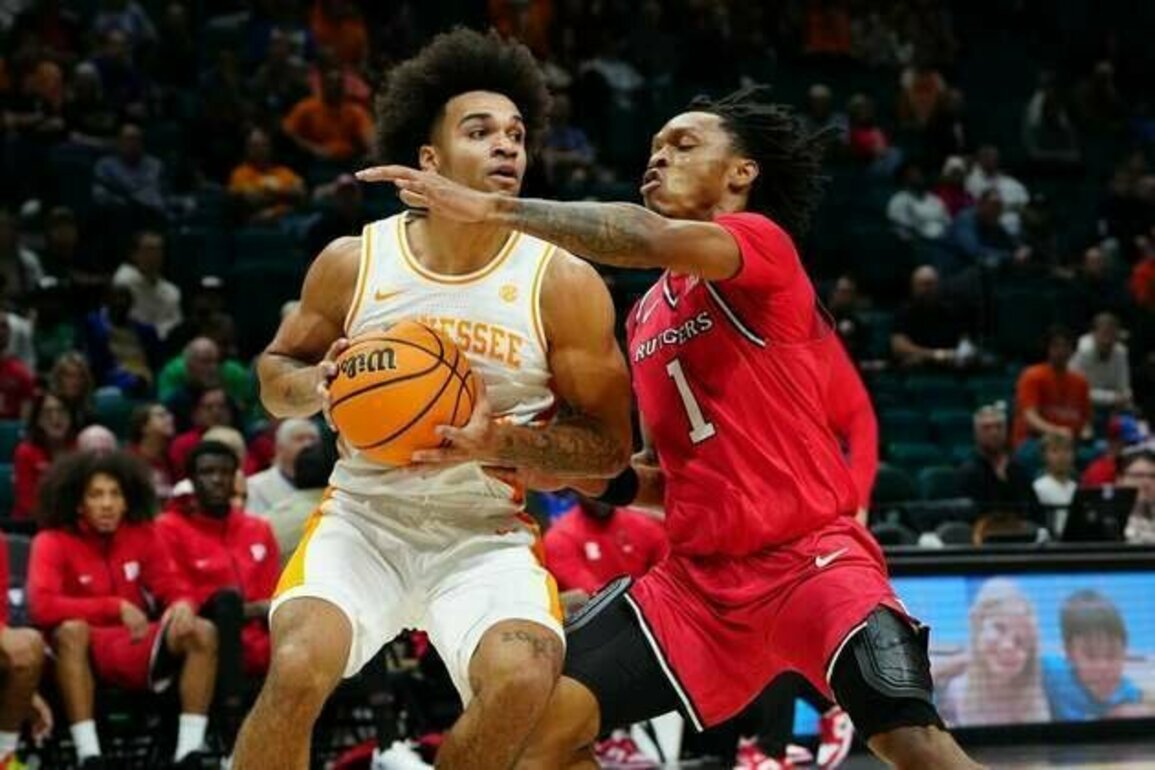 No. 17 Tennessee routs Rutgers in Player's Era opener