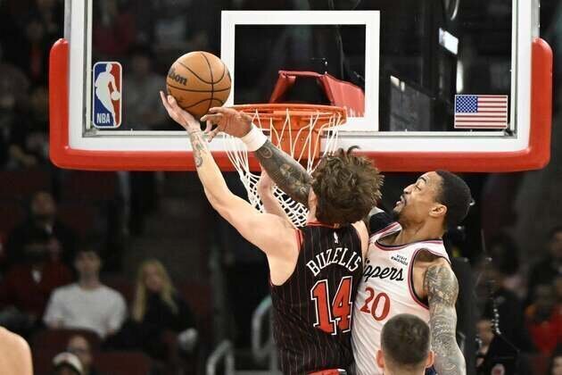 Hot-shooting Bulls bring Clippers' win streak to an end