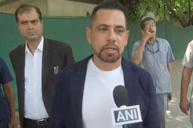 "I'm too strong for all this," says Robert Vadra as he faces 2nd day of ED questioning