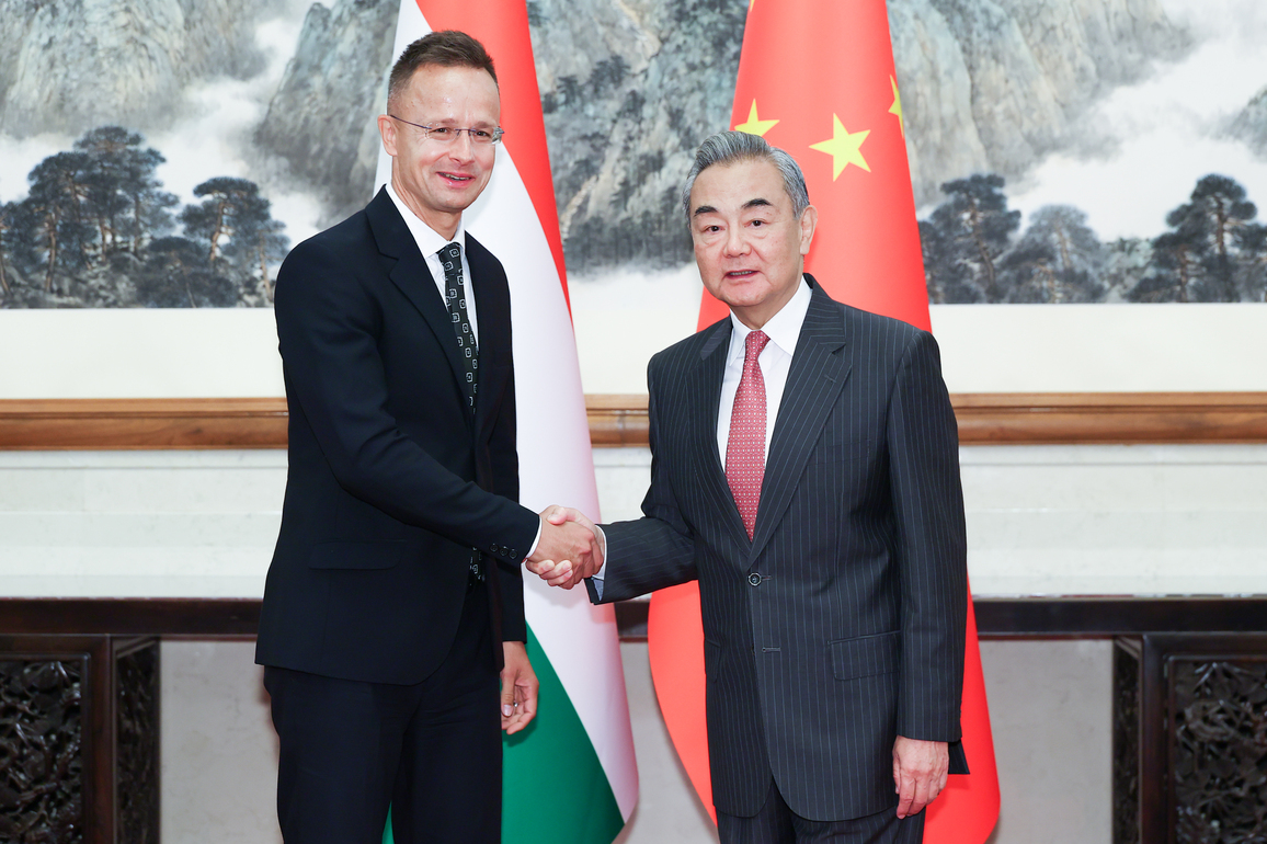CHINA-BEIJING-WANG YI-HUNGARY-FM-MEETING (CN)