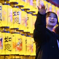 Festive atmosphere, immersive cultural experience in north China ancient town