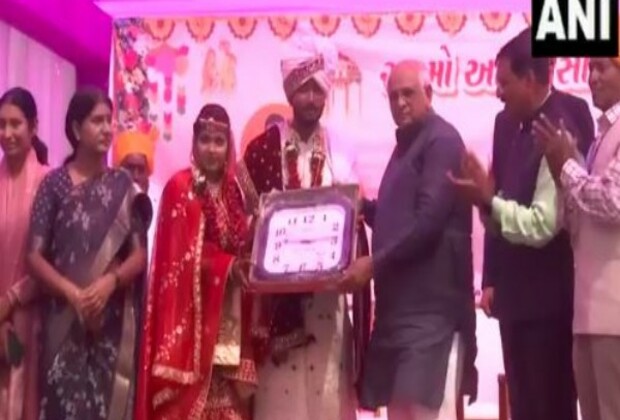 Gujarat CM graces the 27th mass marriage ceremony organized by Samasta Adivasi Bhil Seva Samaj