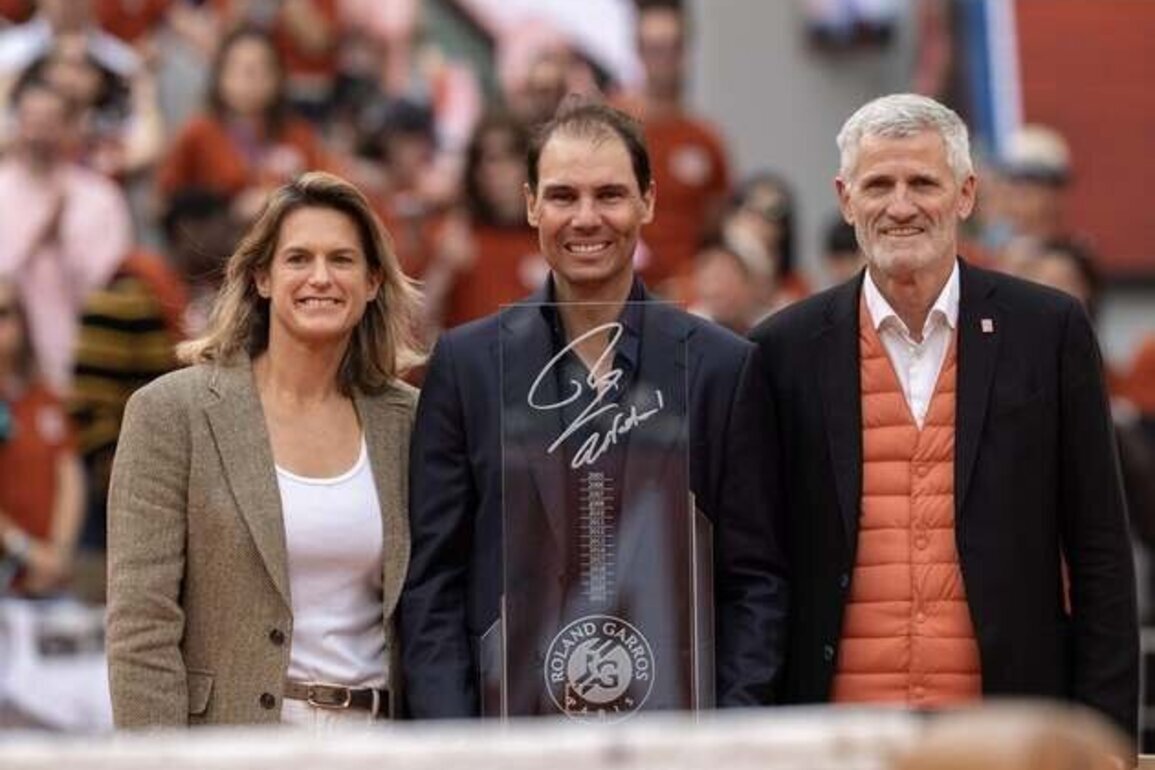 French Open not budging on prize pool demands