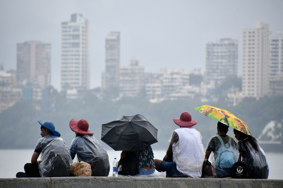 IMD issues yellow alert for multiple districts in Maharashtra