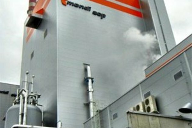 Mondi slumps after profit warning