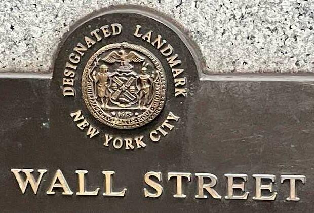 Wall Street inches ahead, Dow Jones adds 10 points