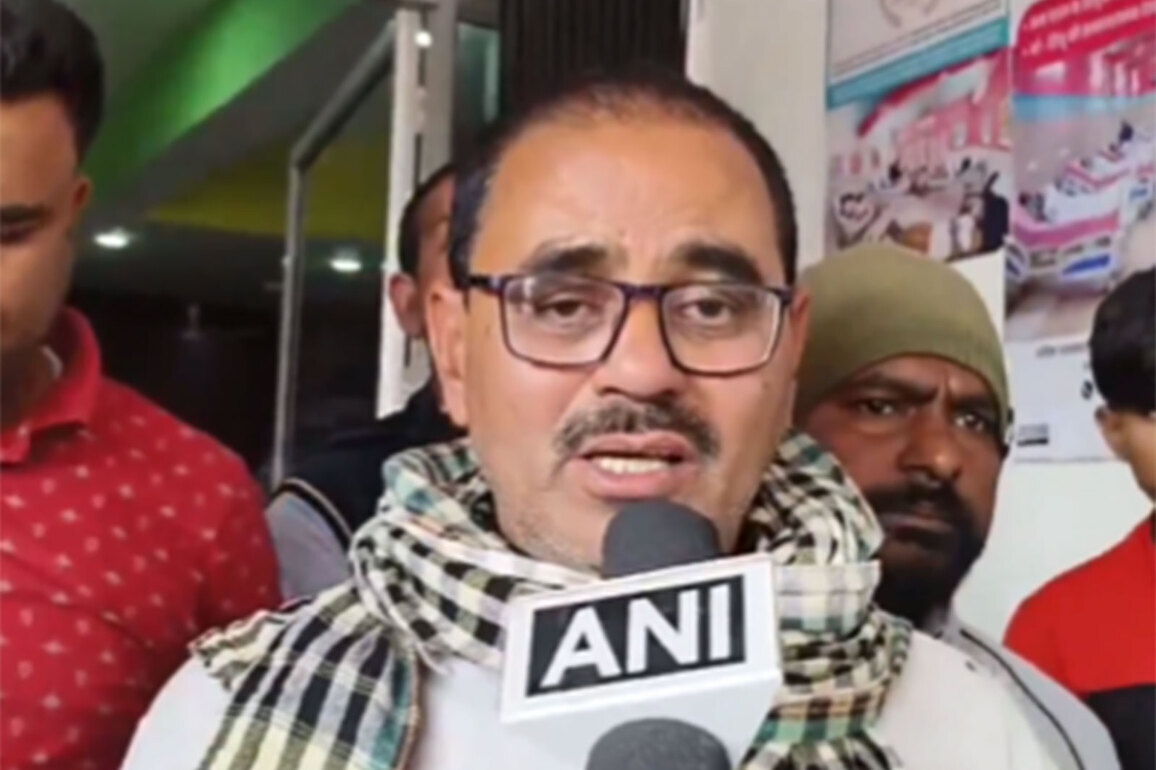 "My elder son went to Delhi for treatment due to lack of facilities here": Father of victim in Jharkhand air ambulance crash
