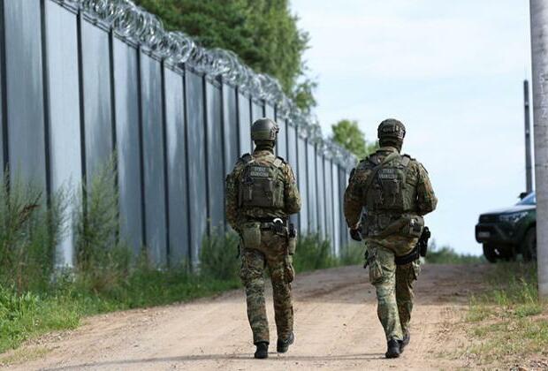 Polish soldier stabbed by migrant at Belarus border dies of injuries