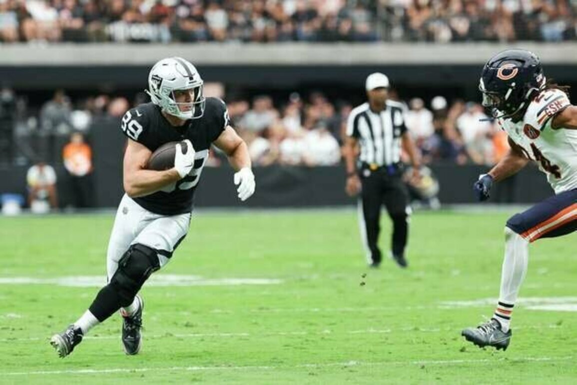Raiders star TE Brock Bowers inactive vs. Colts