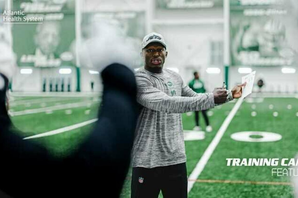 Jets ST Chris Banjo Welcomed K Nick Folk and Called Him 'Coach'!