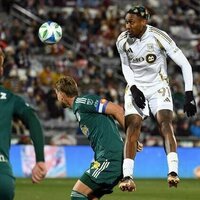 Andrew Moran's late goal for LAFC snatches playoff berth from Rapids
