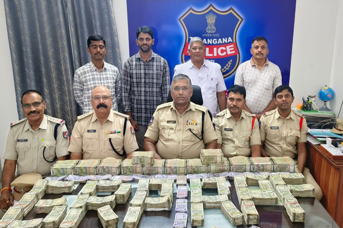 Telangana: Rs 1.22 crore hawala money seized from train passenger in Secunderabad