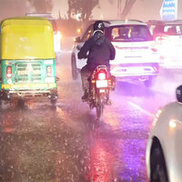 Rain lashes parts of Delhi, IMD predicts light showers at most places