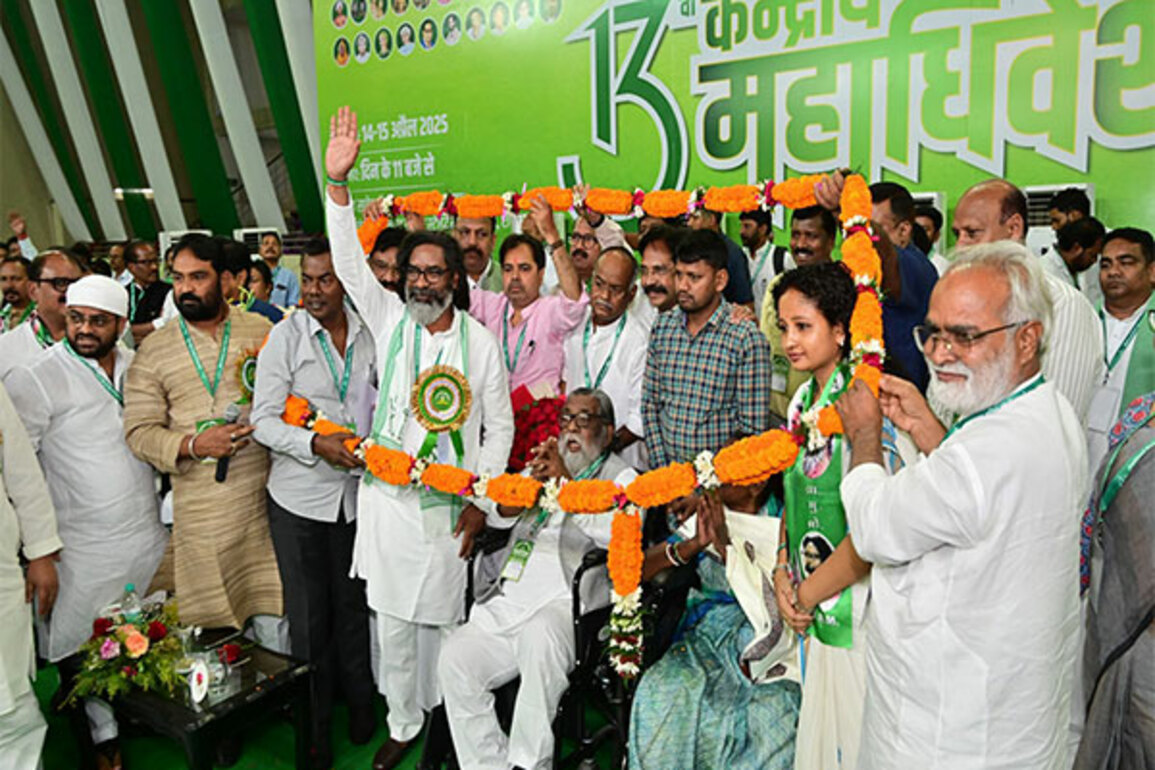 "Not an ordinary post...our resolve is unwavering": Hemant Soren after assuming post of JMM President