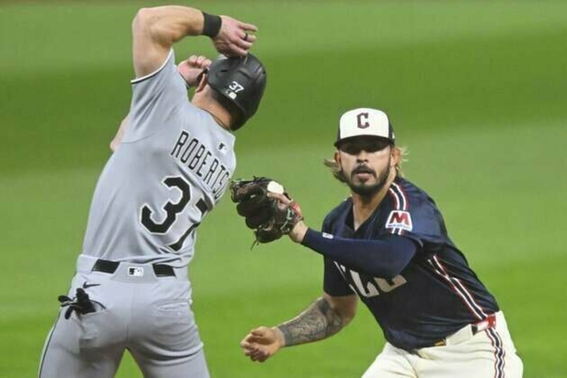 Guardians' Tanner Bibee blanks White Sox for first shutout