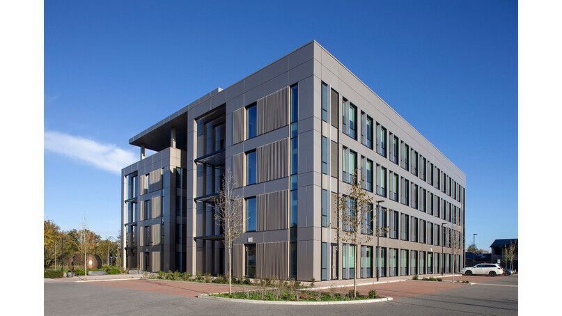 Kingspan Provides Tapered Roof Solution At Innovative Cambridge Offices