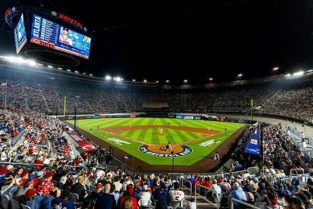 Braves, Reds suspended until Sunday in MLB Speedway Classic