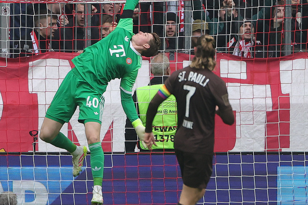 (SP)GERMANY-MUNICH-FOOTBALL-BUNDESLIGA-BAYERN MUNICH VS ST. PAULI