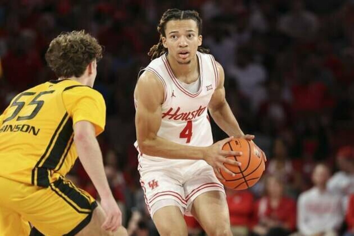 New No. 1 Houston routs Oakland in dominant win