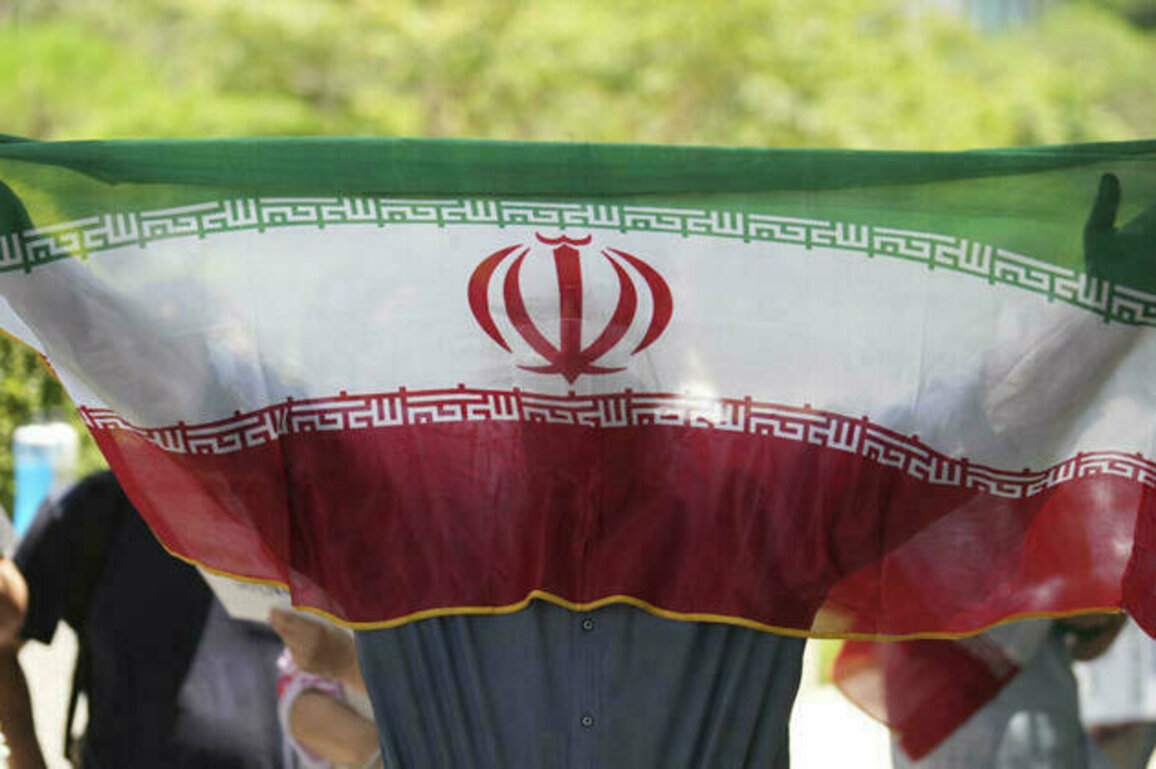 Iranian court sentences two French nationals for spying