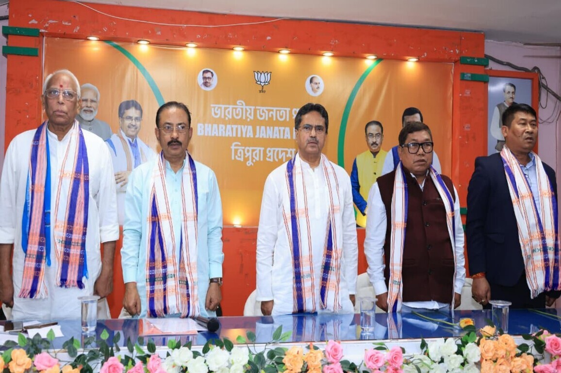 Tripura CM chairs meeting with BJP Janajati leaders ahead of TTAADC polls