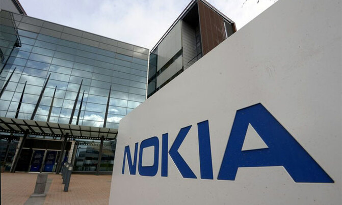Nokia to cut deeper as red ink spills Nokia to cut deeper as red ink spills