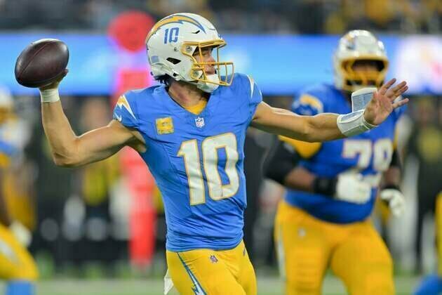 Seeking 4th straight win, Chargers out to expand Jags' woes