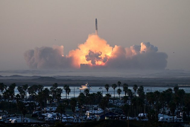 Second launch of SpaceX rocket ends in explosion