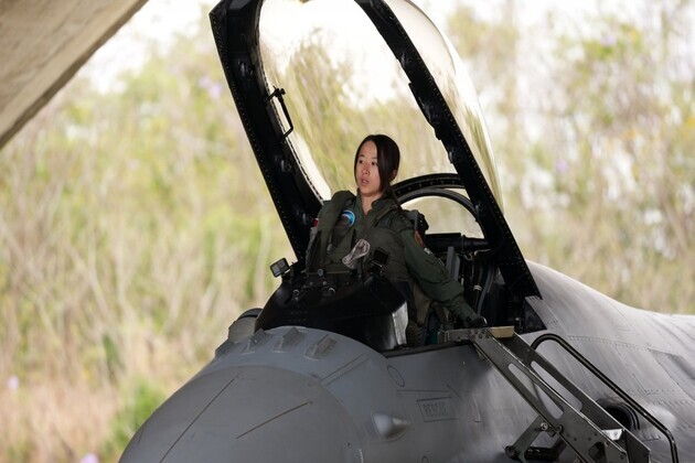 Taiwan detects 9 Chinese aircraft, 8 naval vessels, 1 ship