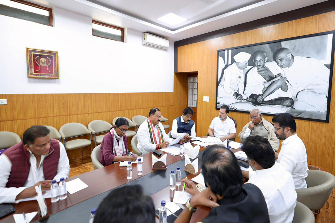 Congress top brass meets leaders from Telangana at Kharge's residence in Delhi