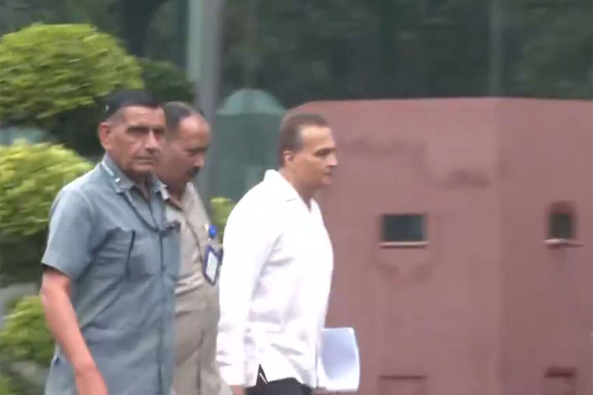 Anil Ambani reaches CBI headquarters for second day of questioning in Rs 2929 cr alleged bank fraud case