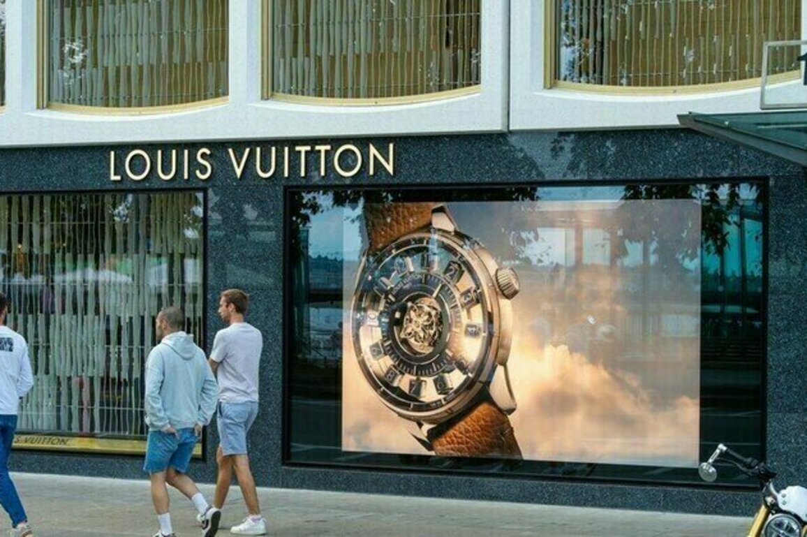 Luxury brands suffer as tourism slumps in Europe and Japan  FT