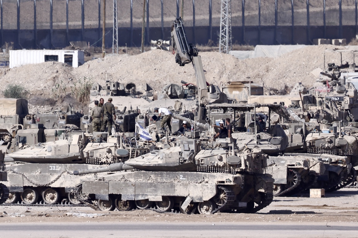 ISRAEL-BORDER-GAZA-TROOPS