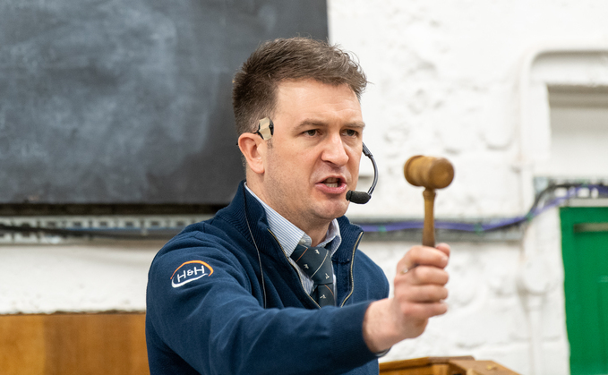 Auctioneer Mark Richardson