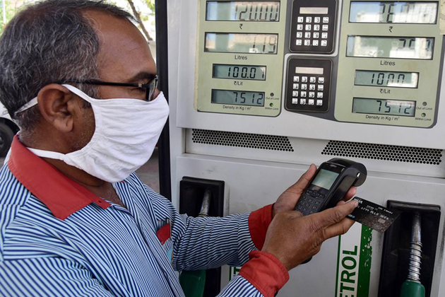 Festive sales boost online credit card spends to record high of Rs 2,167 billion: Report