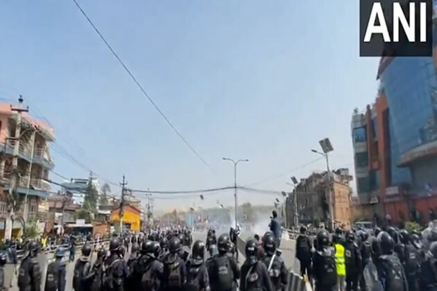 Nepal: Pro-monarchy protestors clash with police in Kathmandu