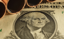 Cautious start to week as gold and copper dip