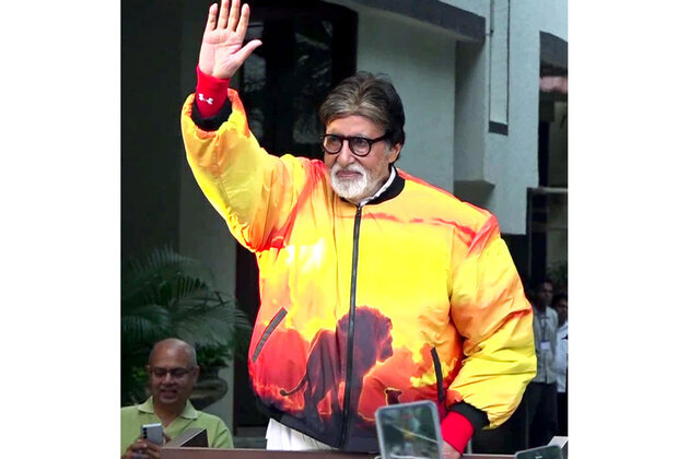 "You leave everything and sit back...": Amitabh Bachchan pens introspective note on internet anxiety