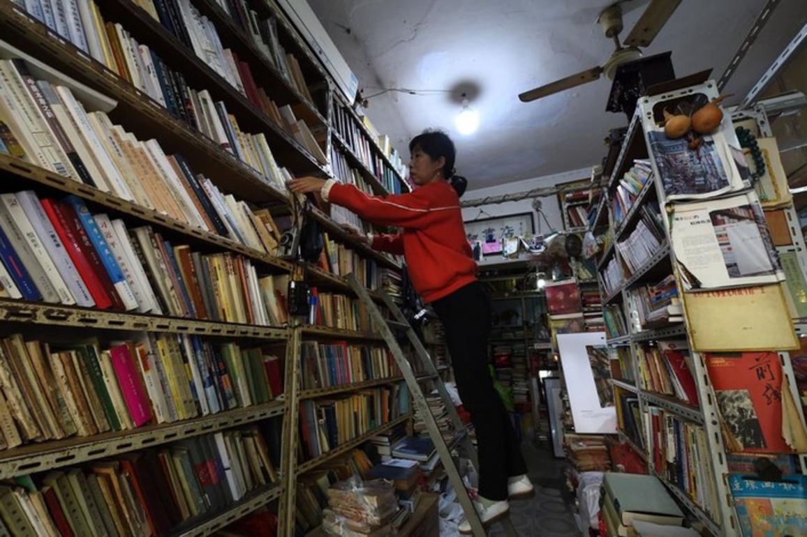 Second-hand "treasure hunting" fuels trillion-yuan circular economy