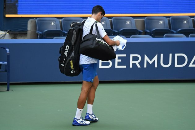 Djokovic's temper flares in Rome win, Nadal loses