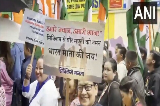 Sikkim Krantikari Morcha organise 'Tiranga Rally' in Gangtok on 50th statehood day, extend support to Indian Armed Forces