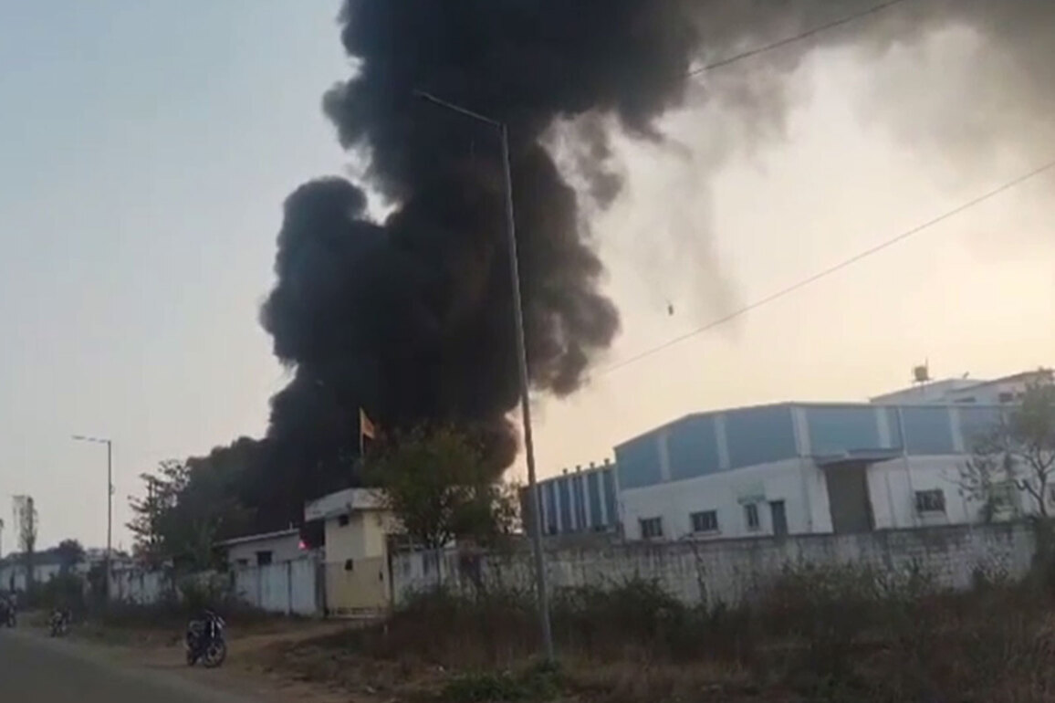 Karnataka: Fire breaks out at waste godown in Vasant Narasapura Industrial area in Tumkur