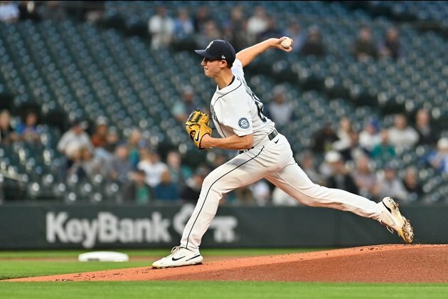 Mariners enhance playoff chances with win over Rangers
