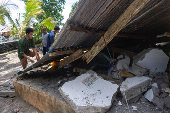 At least 15 dead, 129 injured in powerful Philippines quake