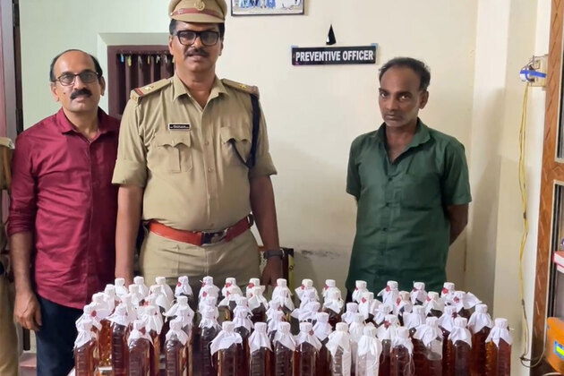 Keralam: Excise team arrests two with liquor allegedly meant for election celebrations