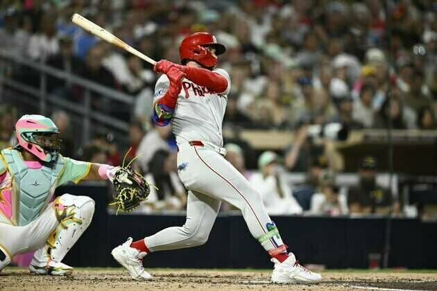 Padres, Phillies make final push before All-Star break