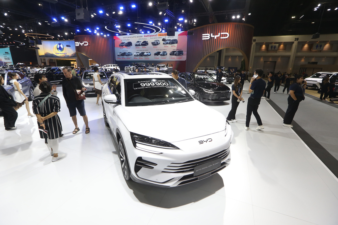 Update: BYD overtakes Tesla in 2025 EV sales