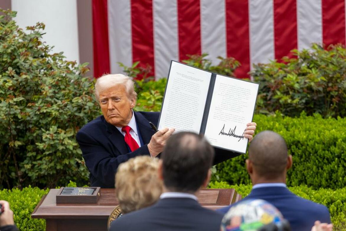 Economic Watch: High-profile tariff hikes, secretive exemptions -- unveiling U.S. government's baffling moves